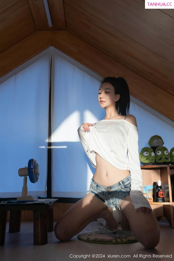 熊小诺 哎小诺 [XiuRen]高清写真图 2024.04.07 No.8345 熊小诺 妩媚丝袜第7张图片